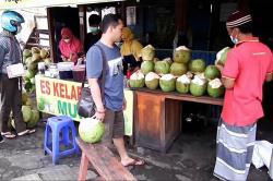 Selain Lancarkan Pencernaan, Berikut 5 Manfaat Air Kelapa