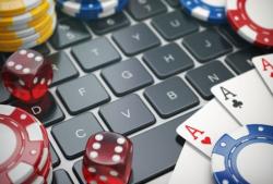 Kominfo Sebut Domino Qiu Qiu Cs Bukan Judi Online, Netizen: Maklum Aja, Pegawai Sana Main Solitaire