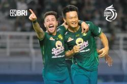 Persebaya Surabaya vs Persita Tangerang 2 - 0, Bajul Ijo Tebus Kesalahan