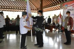 Kukuhkan Satria Praja, Bupati Banyumas Ingatkan Kades Fokus Mengabdi pada Masyarakat