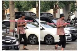 Viral Duta Sheila on 7 Jajan Cilok di Pinggir Jalan Bikin Netizen Kagum: Makin Tinggi Makin Humble