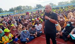 Kumpulkan 3.882 PHL di Stadion, Molen: Lakukan Pemberkasan untuk Ikut Seleksi PPPK