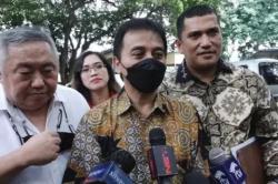 Roy Suryo Resmi Ditahan Terkait Kasus Meme Stupa Bergambar Jokowi