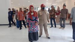 Sidak Rehab Mall Pelayanan Publik. Bupati Brebes : Ini Kenapa Kramiknya Kurang Glowing