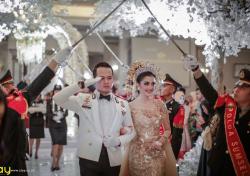 Deretan Artis Cantik Ini Dinikahi Polisi, Nomer 3 Hijrah ke Inggris