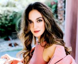 Luna Maya Bicara Kemungkinan Tak Punya Keturunan Meski Telah Bekukan Sel Telur