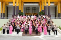 Kapolda Riau Irjen Moh Iqbal melepas personel yang telah memasuki masa pensiun dari dinas Kepolisian