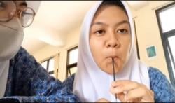 Viral Siswa Sedot Isi Pulpen hingga Tinta Mencuat Masuk Mulut, Netizen Nostalgia