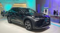 Mobil Listrik Toyota bZ4X Jadi Pusat Perhatian Pengunjung GIIAS 2022, Ini Kelebihannya