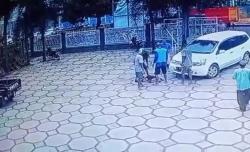 Waduh!Bocah di Pekalongan Terlindas Mobil saat Bermain hingga Patah Kaki