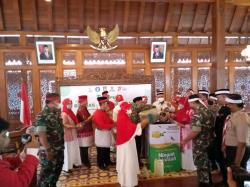 Giat Tasaruf Muharram 1444 H dan HUT RI ke-77, Baznas Beri Bantuan ke Sejumlah Pelaku Usaha