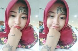 Kisah Taubat Wanita Punk Cantik Bertato, Mantap Berhijab Setelah Lihat Ibunya Stres