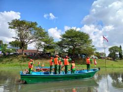 Intip Suasana Upacara HUT ke-77 RI di Kali Ngrowo Tulungagung