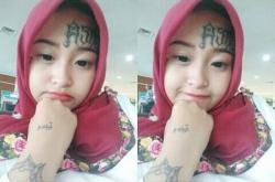 Wanita Punk Cantik Bertato Mantap Bertaubat, Kenakan Hijab Setelah Lihat Ibunya Stres