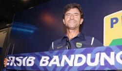 Besaran Gaji Luis Milla di Persib Bandung Bikin Penasaran Netizen