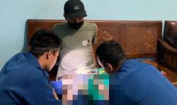 Iseng Pasang Cincin di Batang Penis Saat Mandi, Pemuda Ini Panik Kesakitan Tak Bisa Dilepas  