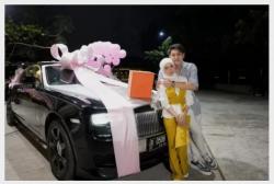 Artis Indonesia yang Pernah Mendapatkan Hadiah Mobil Mewah dari Pasangan