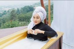 Ririe Fairus Asyik Main Busa di Bathtub, Shandy Purnamasari Gemas!