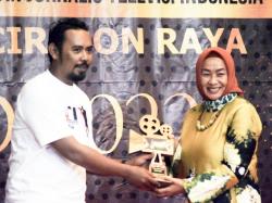 IJTI Cirebon Raya Award 2022, Bupati Indramayu Dianugerahi  Tokoh Percepatan Perekonomian