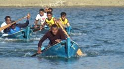 Unik, Ada Lomba Dayung Perahu Dalam Embung di NTT, Simak Keseruan Mereka