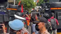 5 Tersangka Pembunuhan Brigadir J Pakai Baju Tahanan, Tangan Diborgol Kabel Tis