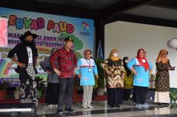 Ratusan Anak Paud Bersemangat Menari Bersama Bupati Banyumas