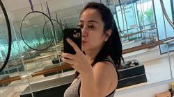 Tante Ernie Tampil Sporty Pamer Bodinya Makin Kencang, Bikin para Brondong Tahan Napas