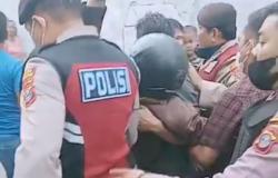 Warga Kota Bangun Medan Deli Tolak Lapangan Sepak Bola Ditembok Swasta