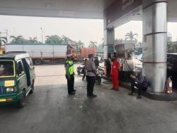 BBM Resmi Naik, SPBU di Purwakarta Dijaga Polisi