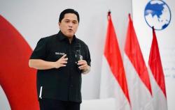 Terbang ke Belanda, Erick Thohir Bagikan Umrah Gratis dan Tunjangan Hidup