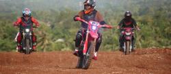 Mau Jadi Peserta Selatan Motocross, Bupati Lampung Selatan Latihan di Sirkuit Ragom