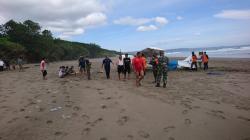 Pesawat Latih Mendarat Daruat di Pantai Ngagelan Alas Purwo Banyuwangi