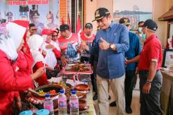 Ribuan Wanita Nyambel 1000 Cobek di Festival Pindang Megilan Lamongan