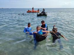 Sambut HUT TNI Angkatan Laut ke-77, Lanal Maumere Gelar Bakti Sosial