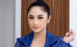 Tak Disangka, 5 Artis Ini Ternyata Anak Polisi, Nomor 4 Dewi Perssik