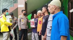 Marbot Masjid, Gereja dan Penggali Kubur Dapat  Bantuan Sembako dari Polrestro Depok