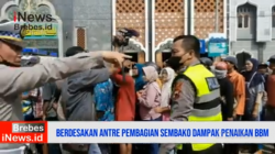 Video Warga di Brebes Berdesakan Antre Pembagian Sembako Dampak Kenaikan BBM