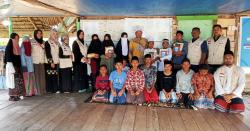 Jumat Berkah, BFLF Lhokseumawe Salurkan Wakaf Kitab dan Sembako Kepada Dayah dan Anak Yatim