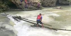 Tim Sar Gabungan Kesulitan Saat Pencarian Seorang Pemandu Wisata Hilang di Hulu Sungai Green Canyon