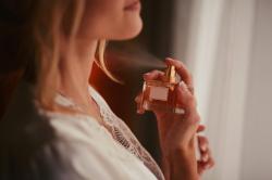 7 Cara Pakai Parfum Biar Tahan Lama, Bikin Wangi Seharian