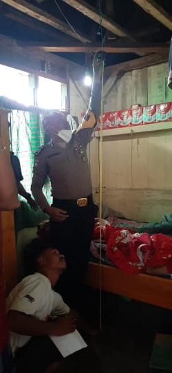 Ibu Rumah Tangga di Manggarai Timur Tewas Gantung Diri Didepan Anaknya