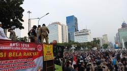 Massa Aksi 1209 Bubarkan Diri Tinggalkan Patung Kuda Usai Demo Kenaikan BBM