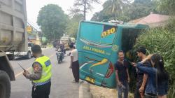 Bus Terperosok Saat Menyalip, Kasat Lantas Polresta Serang Kota Jelaskan Kronologisnya