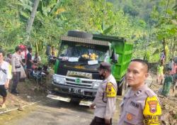 Sopir Truk Tersesat ke Makam di Ungaran Usai Beri Tumpangan Dua Wanita Cantik