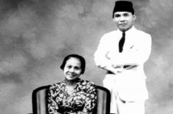 Presiden Soekarno Susun Naskah Pidato 