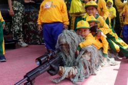 Beginilah Jika Anak TK Bertemu Tentara