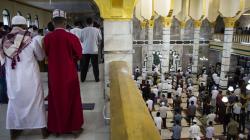 5 Faedah Orang Berangkat Shalat Jum'at