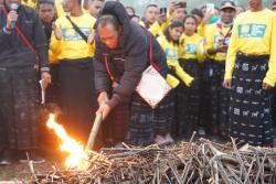 Festival Wolobobo Jembatan Merawat Budaya