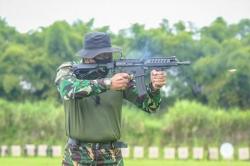 Rompi Anti Peluru dan Helm Tempur Marinir AS Jebol Ditembus Senjata SS1-V1 Buatan Pindad