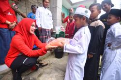 Indah Kunjungi Pondok Pesantren Ulil AlBab